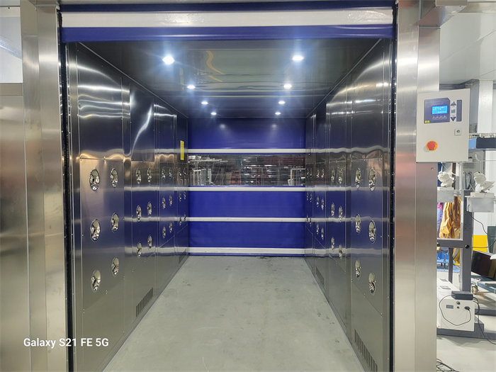 卷簾門(mén)風(fēng)淋室如何維修